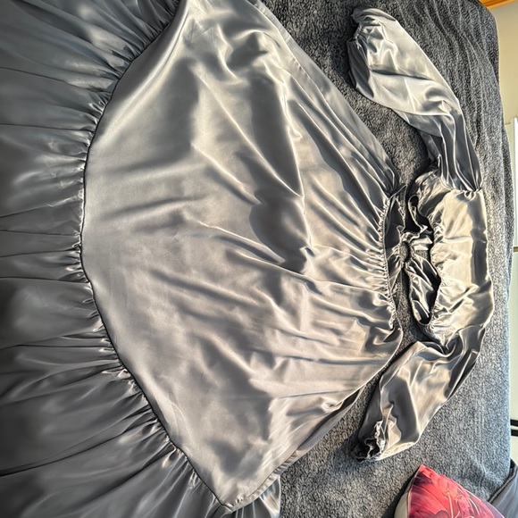 Elegant Gray Satin Like Dress - Picture 5 of 6